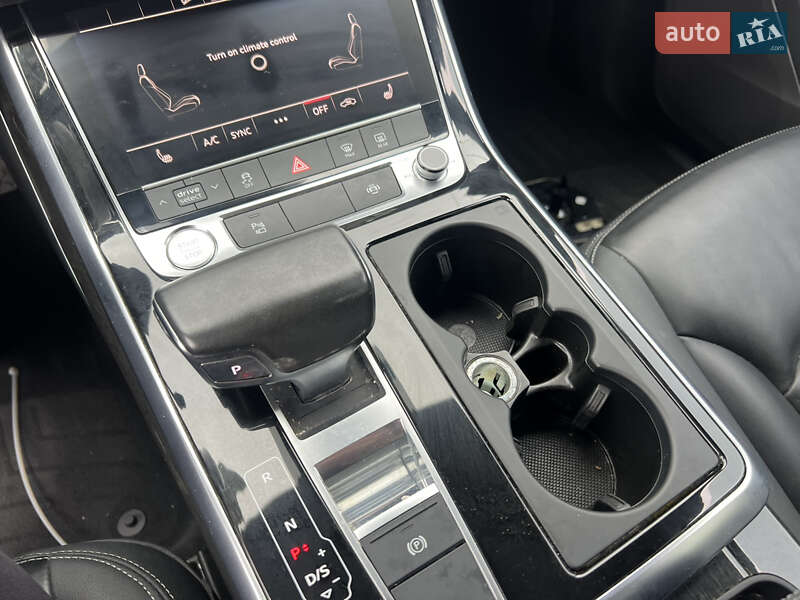 Позашляховик / Кросовер Audi Q8 2019 в Стрию