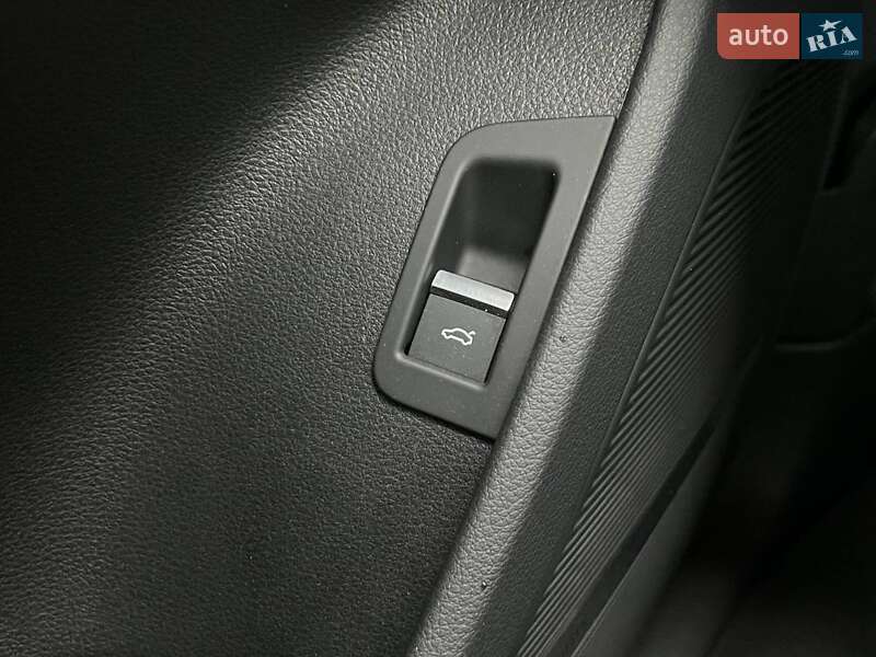 Внедорожник / Кроссовер Audi Q8 2018 в Киеве