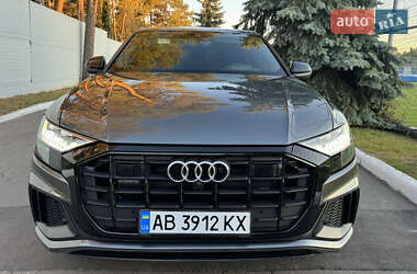 Позашляховик / Кросовер Audi Q8 2021 в 