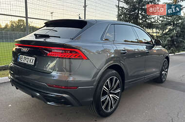 Позашляховик / Кросовер Audi Q8 2021 в 