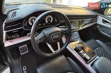 Позашляховик / Кросовер Audi Q8 2021 в 