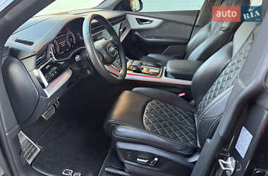 Позашляховик / Кросовер Audi Q8 2021 в 
