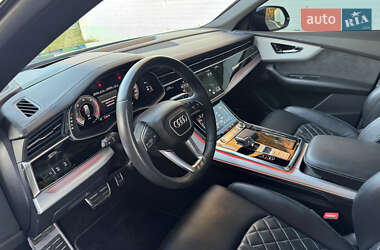 Позашляховик / Кросовер Audi Q8 2021 в 