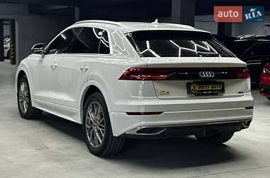Внедорожник / Кроссовер Audi Q8 2018 в 