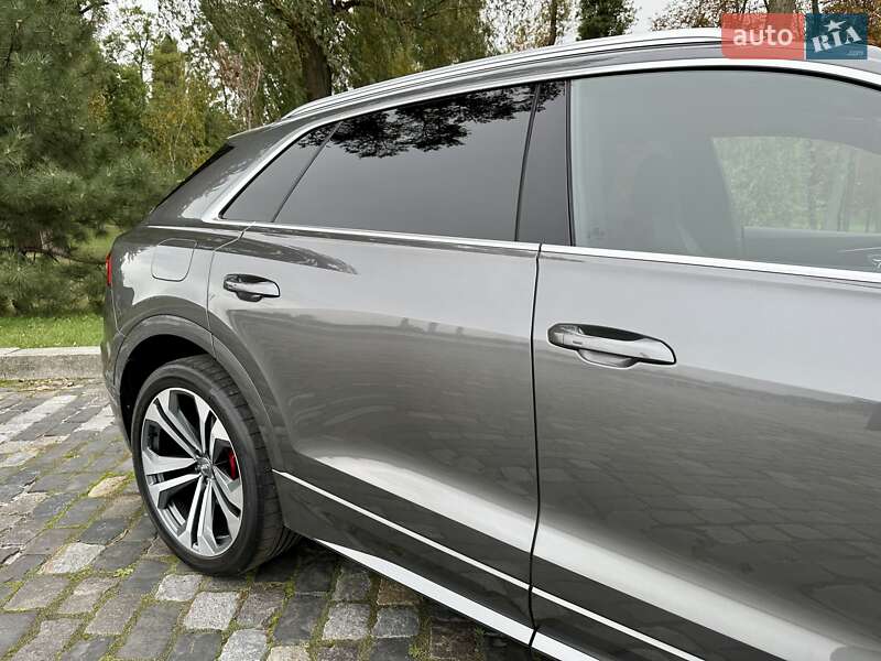Внедорожник / Кроссовер Audi Q8 2019 в Киеве
