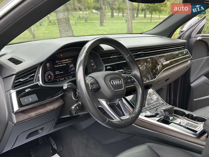 Внедорожник / Кроссовер Audi Q8 2019 в Киеве