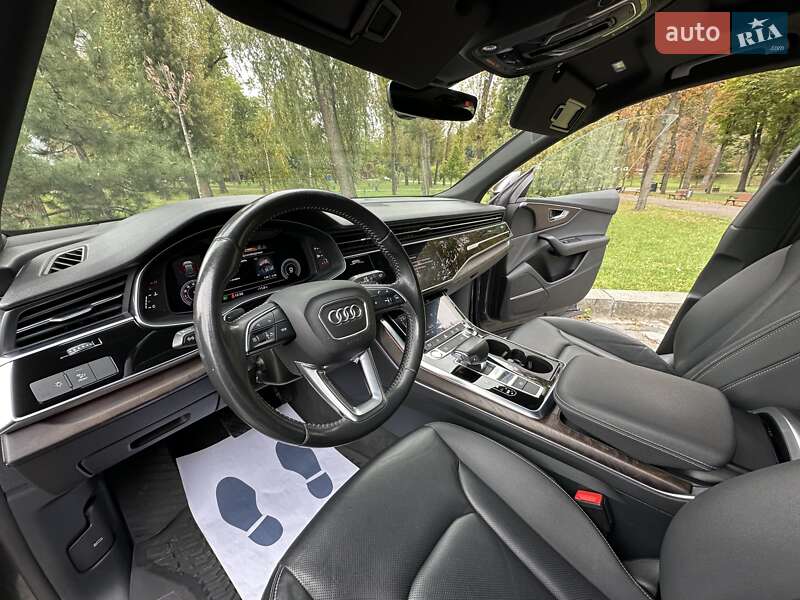 Внедорожник / Кроссовер Audi Q8 2019 в Киеве