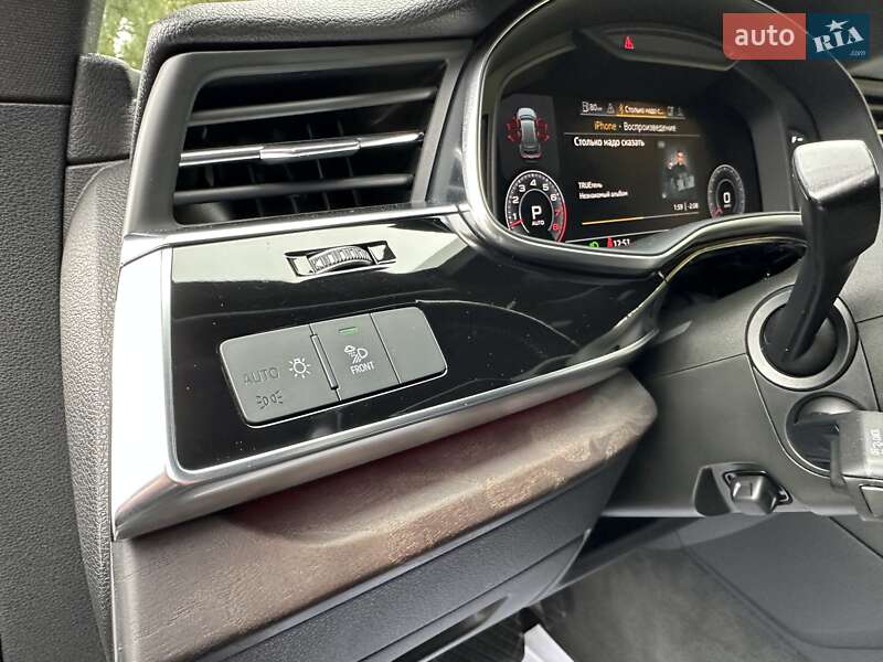 Внедорожник / Кроссовер Audi Q8 2019 в Киеве