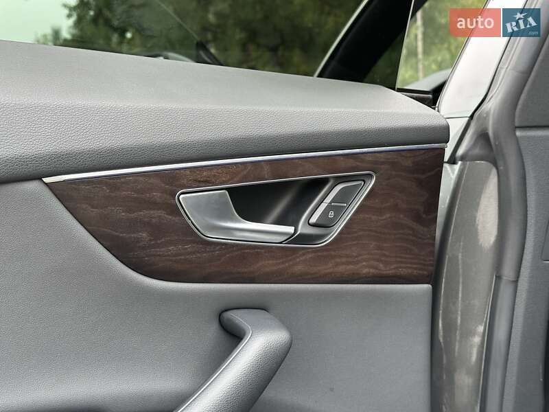 Внедорожник / Кроссовер Audi Q8 2019 в Киеве