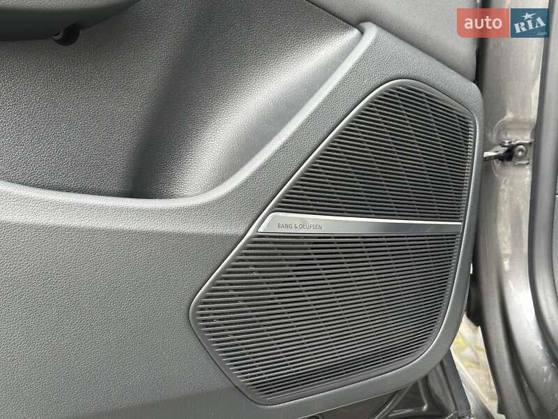 Внедорожник / Кроссовер Audi Q8 2019 в Киеве