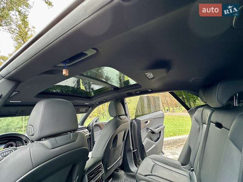 Внедорожник / Кроссовер Audi Q8 2019 в Киеве
