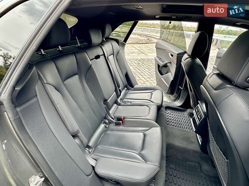 Внедорожник / Кроссовер Audi Q8 2019 в Киеве
