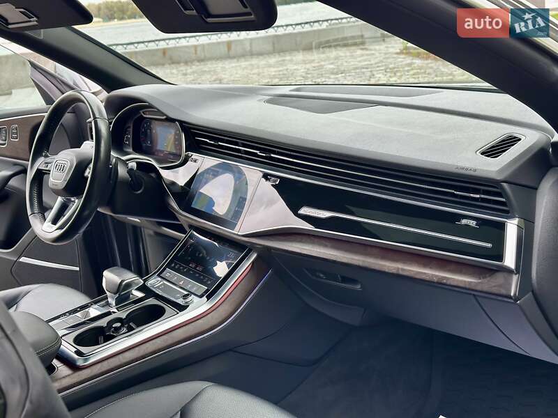 Внедорожник / Кроссовер Audi Q8 2019 в Киеве