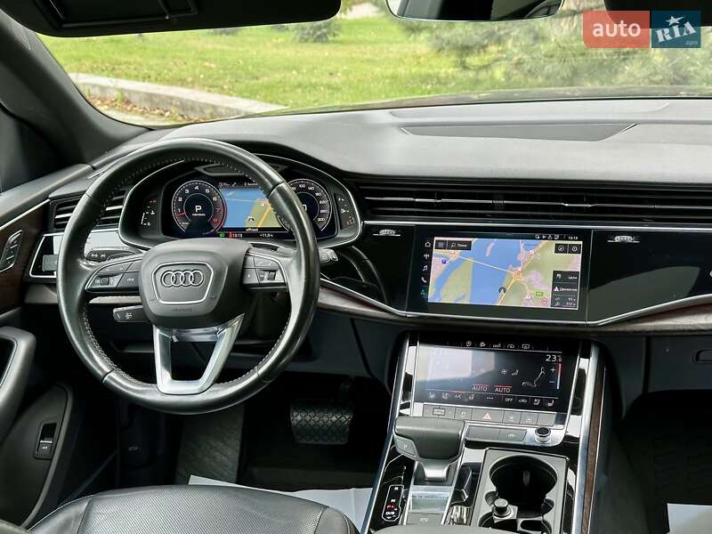 Внедорожник / Кроссовер Audi Q8 2019 в Киеве