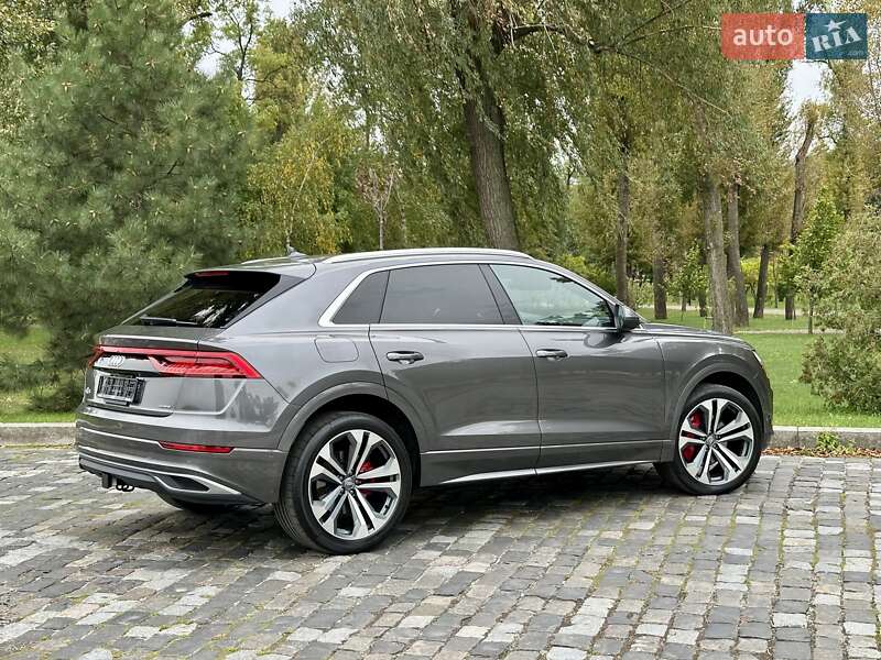Внедорожник / Кроссовер Audi Q8 2019 в Киеве