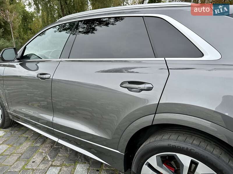 Внедорожник / Кроссовер Audi Q8 2019 в Киеве