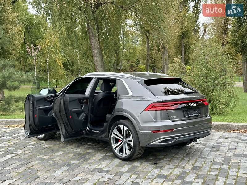 Внедорожник / Кроссовер Audi Q8 2019 в Киеве