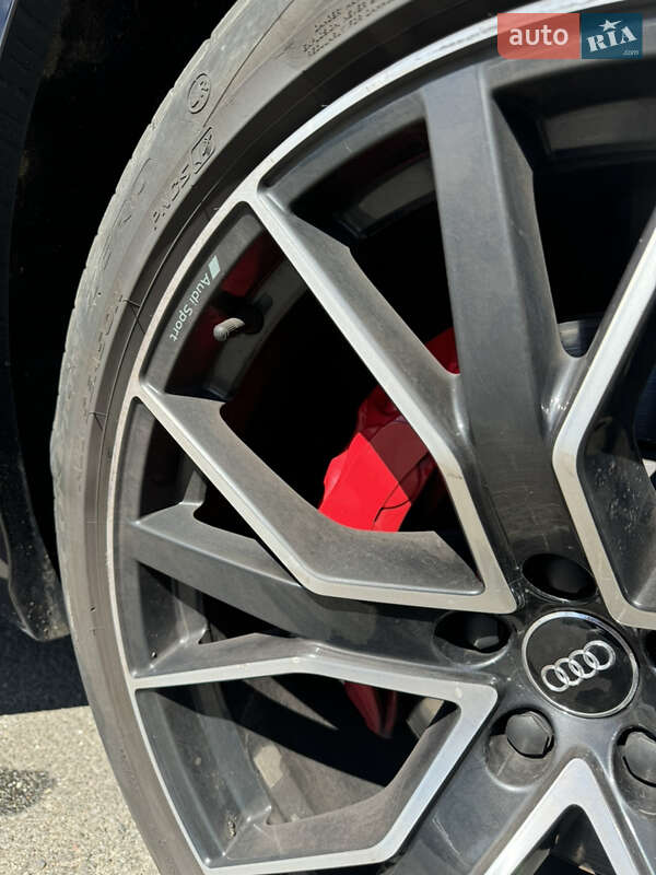 Внедорожник / Кроссовер Audi Q8 2018 в Киеве