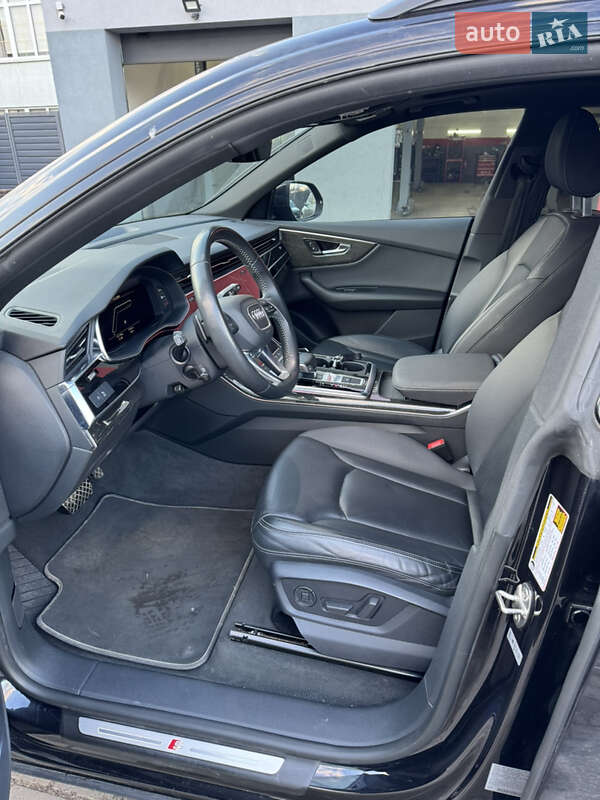 Внедорожник / Кроссовер Audi Q8 2018 в Киеве