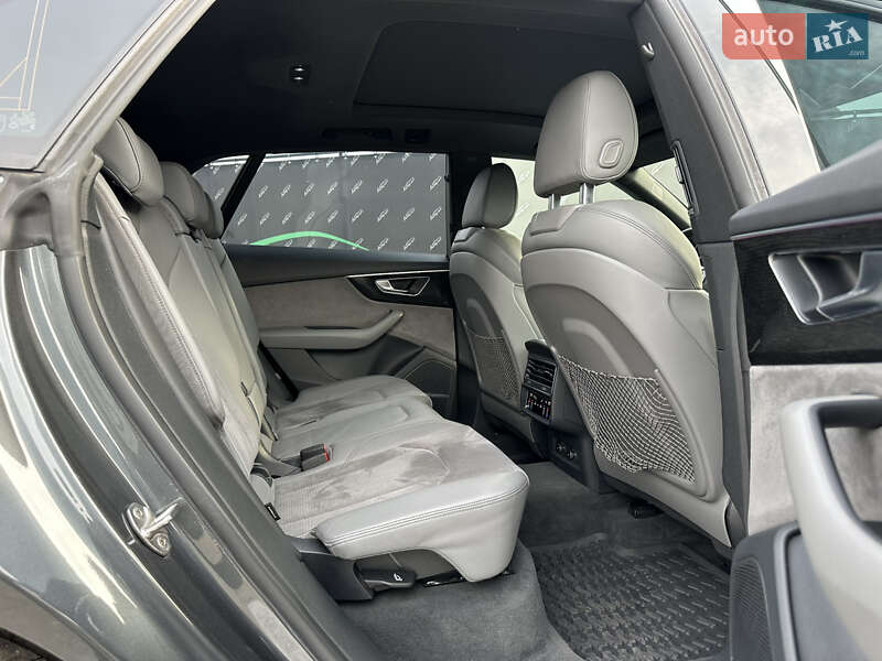 Внедорожник / Кроссовер Audi Q8 2018 в Киеве