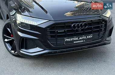 Позашляховик / Кросовер Audi Q8 2019 в 