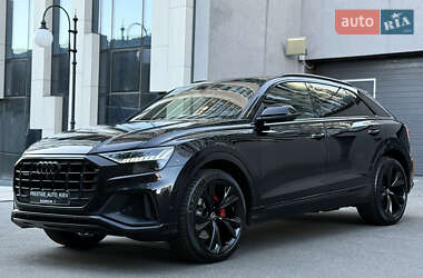 Позашляховик / Кросовер Audi Q8 2019 в 