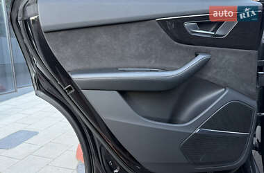 Позашляховик / Кросовер Audi Q8 2019 в 