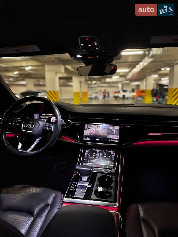 Внедорожник / Кроссовер Audi Q8 2018 в Киеве