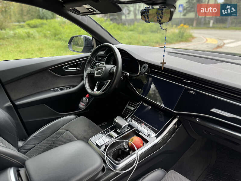 Позашляховик / Кросовер Audi Q8 2021 в Львові