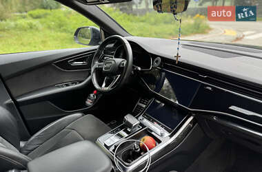 Внедорожник / Кроссовер Audi Q8 2021 в 