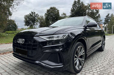 Внедорожник / Кроссовер Audi Q8 2021 в 