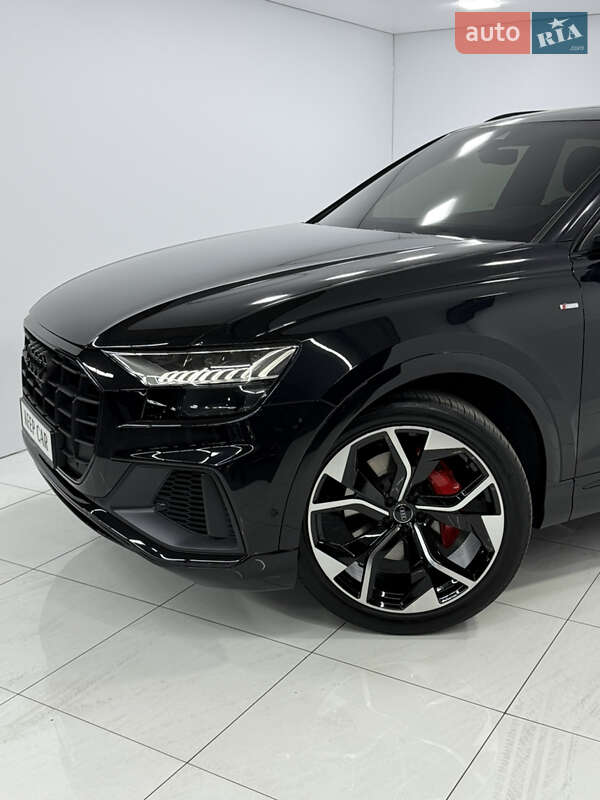 Внедорожник / Кроссовер Audi Q8 2021 в Одессе