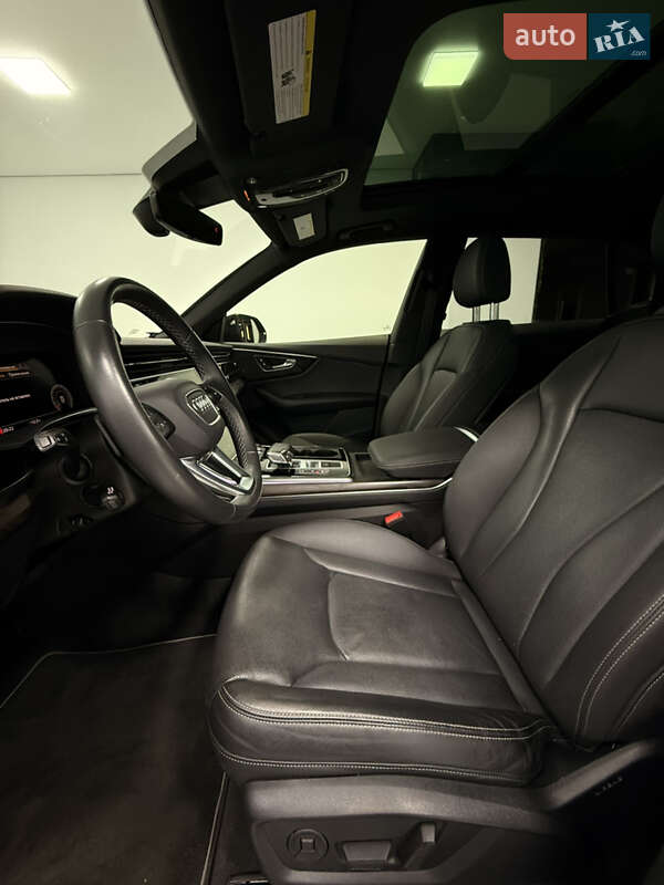 Внедорожник / Кроссовер Audi Q8 2021 в Одессе
