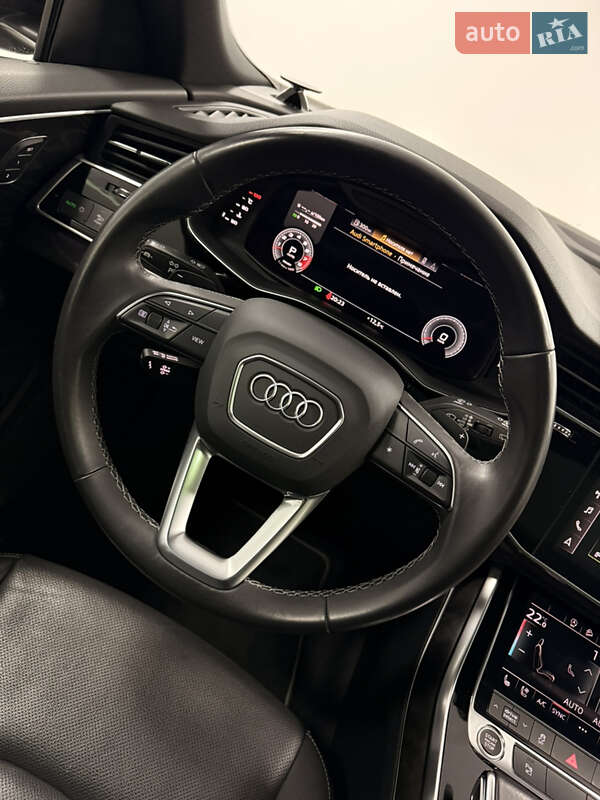 Внедорожник / Кроссовер Audi Q8 2021 в Одессе