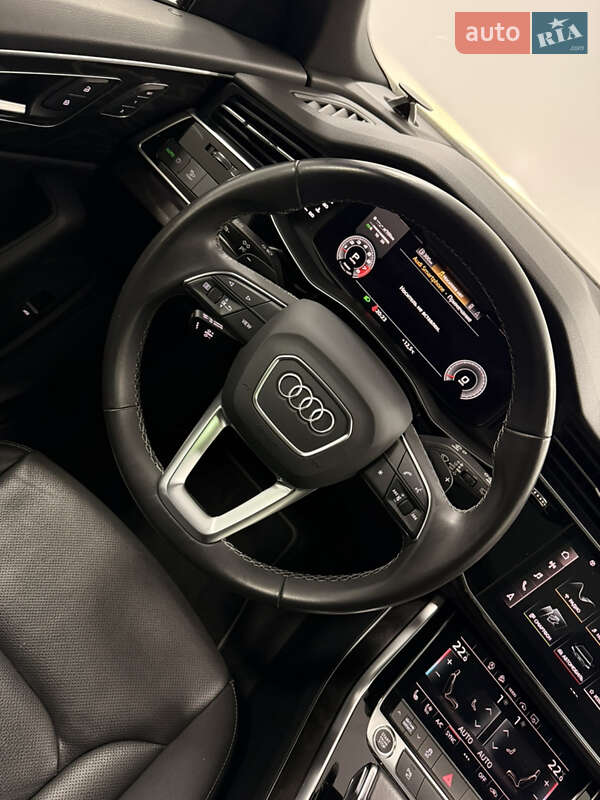 Внедорожник / Кроссовер Audi Q8 2021 в Одессе
