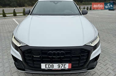 Позашляховик / Кросовер Audi Q8 2022 в 