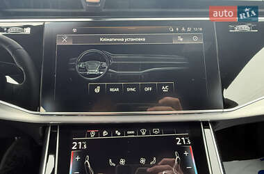 Позашляховик / Кросовер Audi Q8 2022 в 