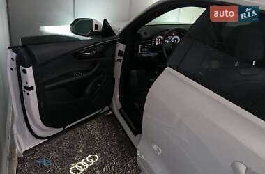 Внедорожник / Кроссовер Audi Q8 2021 в 