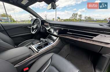 Внедорожник / Кроссовер Audi Q8 2018 в 