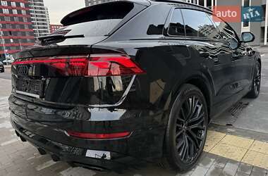 Внедорожник / Кроссовер Audi Q8 2023 в 