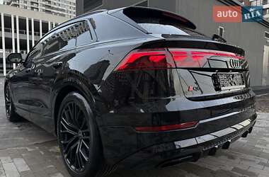 Внедорожник / Кроссовер Audi Q8 2023 в 