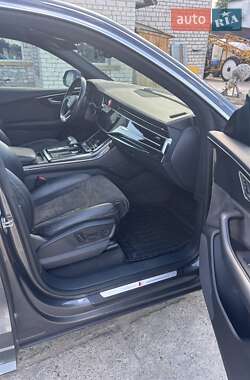 Внедорожник / Кроссовер Audi Q8 2018 в 