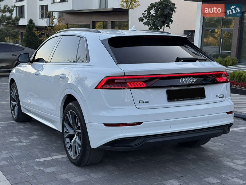 Внедорожник / Кроссовер Audi Q8 2019 в Ужгороде