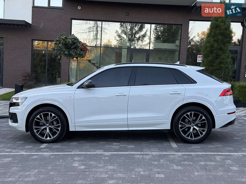 Внедорожник / Кроссовер Audi Q8 2019 в Ужгороде