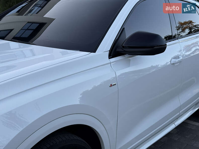 Внедорожник / Кроссовер Audi Q8 2019 в Ужгороде