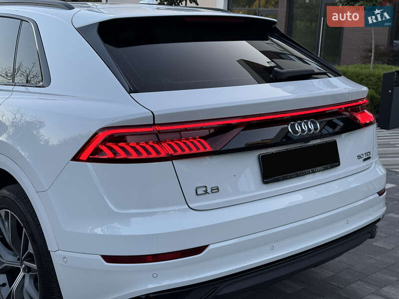Внедорожник / Кроссовер Audi Q8 2019 в Ужгороде