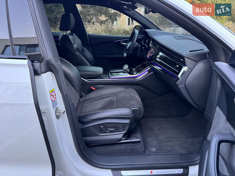 Внедорожник / Кроссовер Audi Q8 2019 в Ужгороде