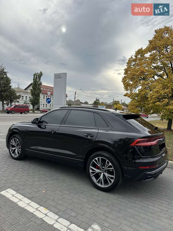Внедорожник / Кроссовер Audi Q8 2021 в Киеве