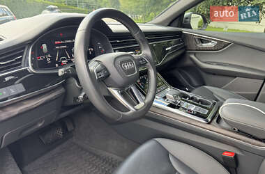 Внедорожник / Кроссовер Audi Q8 2021 в 