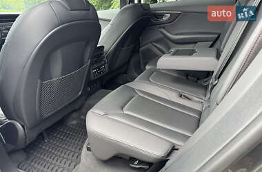 Внедорожник / Кроссовер Audi Q8 2021 в 